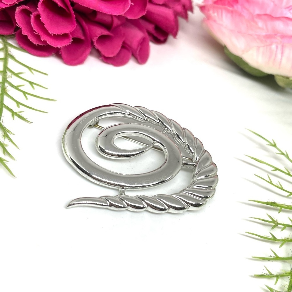 VINTAGE⚜️Chignon Spiral Twist Silver Brooch - Picture 3 of 5